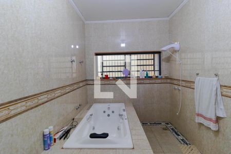 Casa à venda com 358m², 4 quartos e 3 vagasBanheiro da Suíte 01