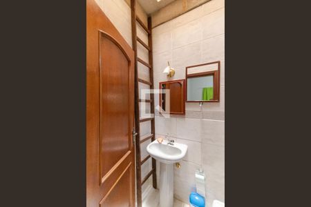 Casa à venda com 358m², 4 quartos e 3 vagasBanheiro da Suíte 04