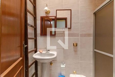 Casa à venda com 358m², 4 quartos e 3 vagasBanheiro da Suíte 04