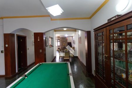 Casa à venda com 358m², 4 quartos e 3 vagasSalas