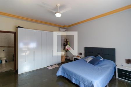 Casa à venda com 358m², 4 quartos e 3 vagasSuíte 01