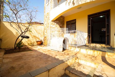 Casa à venda com 358m², 4 quartos e 3 vagasQuintal