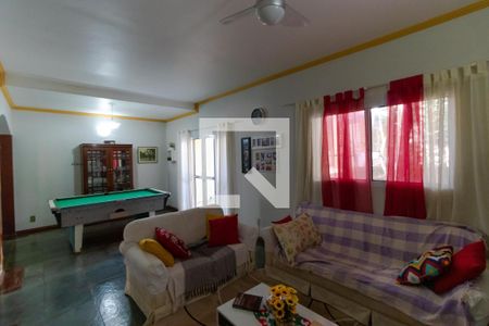 Casa à venda com 358m², 4 quartos e 3 vagasSalas