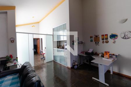 Casa à venda com 358m², 4 quartos e 3 vagasSalas Íntimas