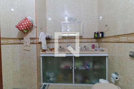 Casa à venda com 358m², 4 quartos e 3 vagasBanheiro da Suíte 01