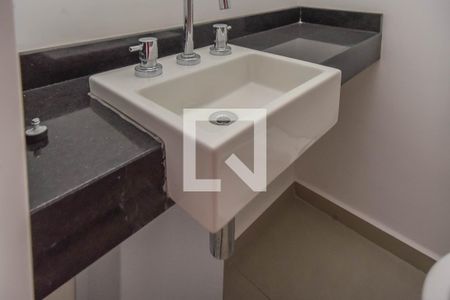 Banheiro de kitnet/studio para alugar com 1 quarto, 22m² em Consolação, São Paulo