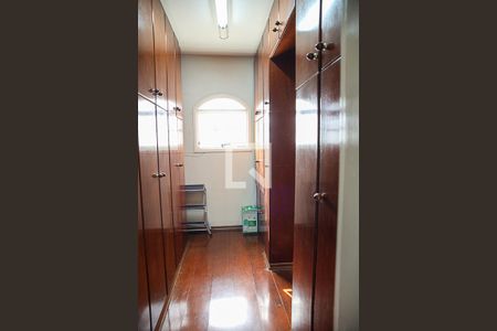 Casa à venda com 298m², 4 quartos e 3 vagasCloset da suíte