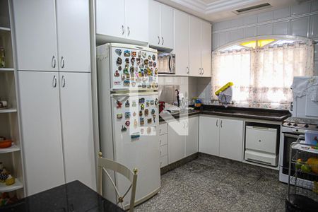 Casa à venda com 298m², 4 quartos e 3 vagasCozinha