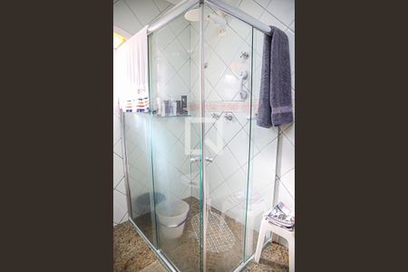 Casa à venda com 298m², 4 quartos e 3 vagasBanheiro 2