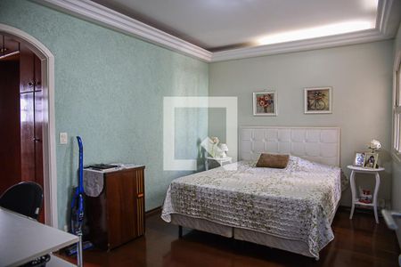 Casa à venda com 298m², 4 quartos e 3 vagasSuíte