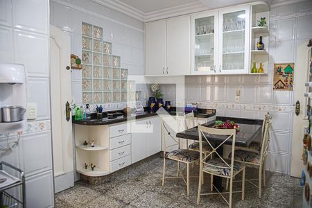 Casa à venda com 298m², 4 quartos e 3 vagasCozinha