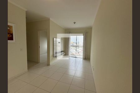 Sala de apartamento para alugar com 2 quartos, 70m² em Jardim Tupanci, Barueri
