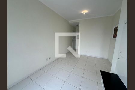 Sala de apartamento para alugar com 2 quartos, 70m² em Jardim Tupanci, Barueri