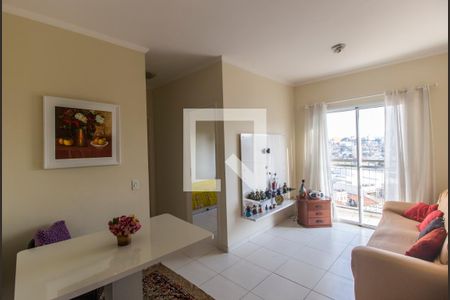 Sala de TV de apartamento para alugar com 2 quartos, 70m² em Jardim Tupanci, Barueri