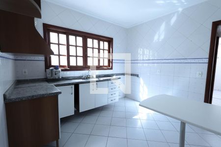 Casa à venda com 315m², 4 quartos e 2 vagasCozinha