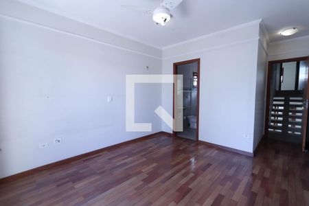 Casa à venda com 315m², 4 quartos e 2 vagasSuíte 1