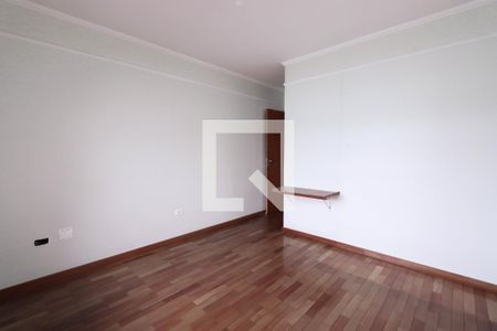 Casa à venda com 315m², 4 quartos e 2 vagasSuíte 2
