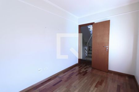 Casa à venda com 315m², 4 quartos e 2 vagasQuarto