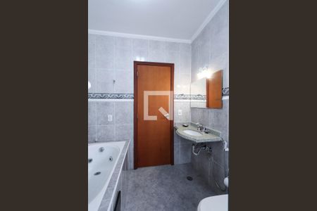 Casa à venda com 315m², 4 quartos e 2 vagasBanheiro - Suíte 1