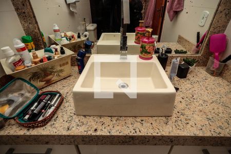 Casa à venda com 136m², 3 quartos e 1 vaga Casa à venda com 136m², 3 quartos e 1 vagaBanheiro Suíte