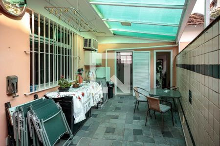 Casa à venda com 136m², 3 quartos e 1 vaga Casa à venda com 136m², 3 quartos e 1 vagaÁrea Fundos