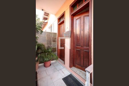 Casa à venda com 136m², 3 quartos e 1 vaga Casa à venda com 136m², 3 quartos e 1 vagaEntrada