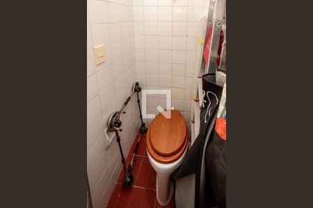 Casa à venda com 136m², 3 quartos e 1 vaga Casa à venda com 136m², 3 quartos e 1 vagaBanheiro de Serviço