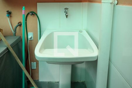 Casa à venda com 136m², 3 quartos e 1 vaga Casa à venda com 136m², 3 quartos e 1 vagaÁrea Fundos