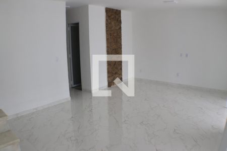 Sala de casa à venda com 3 quartos, 150m² em Curicica, Rio de Janeiro