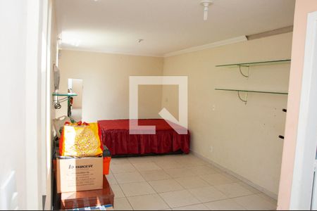 Casa para alugar com 650m², 4 quartos e 6 vagasEdícula 