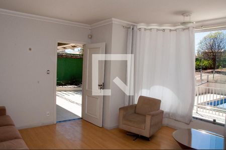 Sala  de casa para alugar com 4 quartos, 650m² em Chácaras Califórnia, Contagem