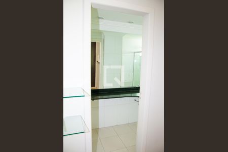 Suíte banheiro  de casa para alugar com 4 quartos, 650m² em Chácaras Califórnia, Contagem