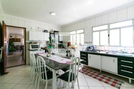 Casa à venda com 300m², 4 quartos e 4 vagasCozinha