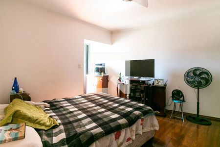 Casa à venda com 300m², 4 quartos e 4 vagasSuíte 2