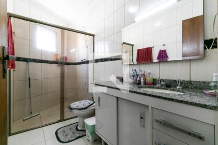 Casa à venda com 300m², 4 quartos e 4 vagasBanheiro da Suíte 1