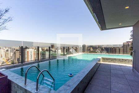 Studio à venda com 28m², 1 quarto e sem vaga Studio à venda com 28m², 1 quarto e sem vagaÁrea comum - Piscina