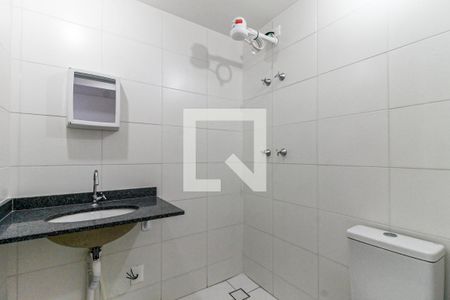 Banheiro de kitnet/studio para alugar com 1 quarto, 25m² em Santo Amaro, São Paulo