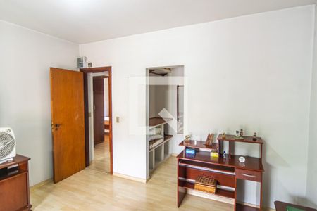 Casa à venda com 160m², 3 quartos e 2 vagasSuíte