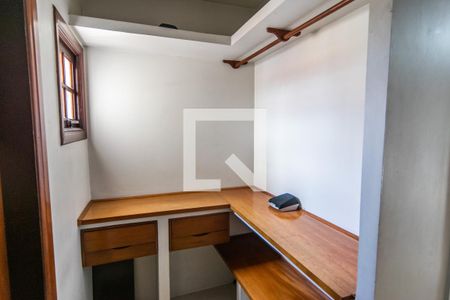 Casa à venda com 160m², 3 quartos e 2 vagasSuíte