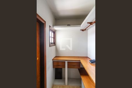 Casa à venda com 160m², 3 quartos e 2 vagasSuíte