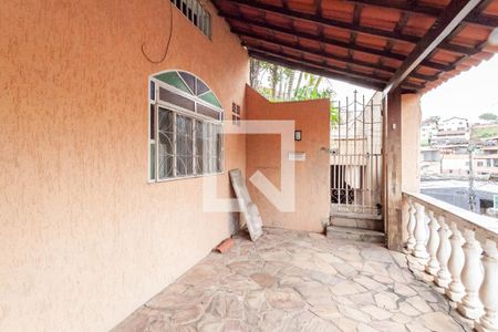 Casa à venda com 250m², 4 quartos e 4 vagasEntrada 