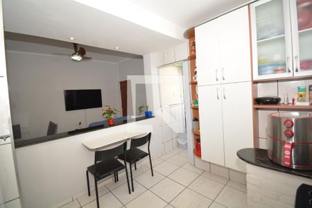 Apartamento à venda com 58m², 2 quartos e sem vagaCozinha e Área de Serviço