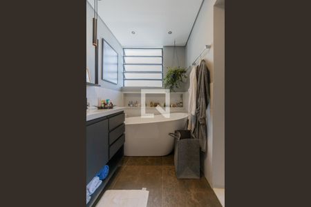 Apartamento à venda com 137m², 3 quartos e 1 vagaBanheiro da Suíte