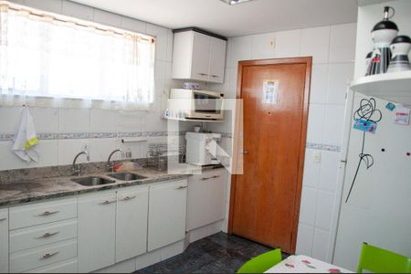 Apartamento à venda com 103m², 3 quartos e 2 vagasCozinha