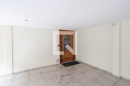 Apartamento à venda com 67m², 2 quartos e 1 vagaHall de entrada 