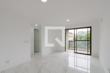 Sala de apartamento para alugar com 2 quartos, 65m² em Freguesia de Jacarepaguá, Rio de Janeiro