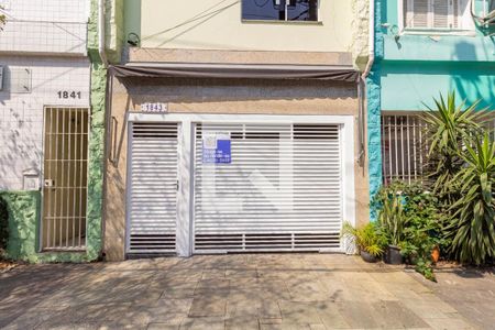 Casa à venda com 144m², 4 quartos e 1 vaga Casa à venda com 144m², 4 quartos e 1 vagaFachada