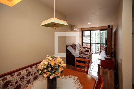 Apartamento à venda com 78m², 3 quartos e 1 vaga Apartamento à venda com 78m², 3 quartos e 1 vagaSala