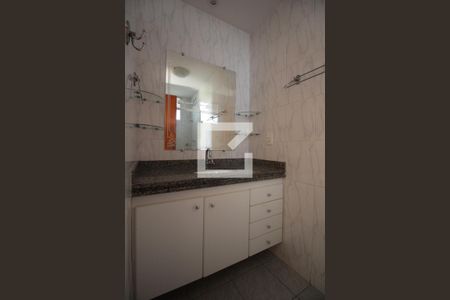 Banheiro da Suíte de apartamento para alugar com 3 quartos, 156m² em Itapoã, Belo Horizonte