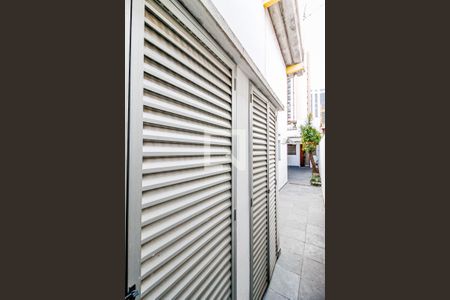 Casa para alugar com 120m², 2 quartos e 2 vagas Casa para alugar com 120m², 2 quartos e 2 vagasCorredor lateral